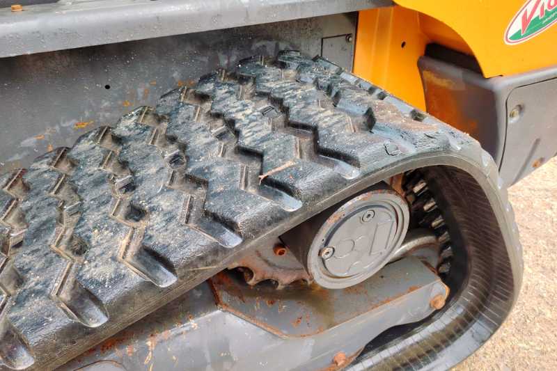 OmecoHub - Immagine CASE TV370B